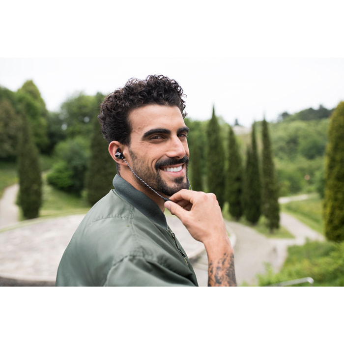 MAGNUSSEN M4 EARPHONES en color Negro