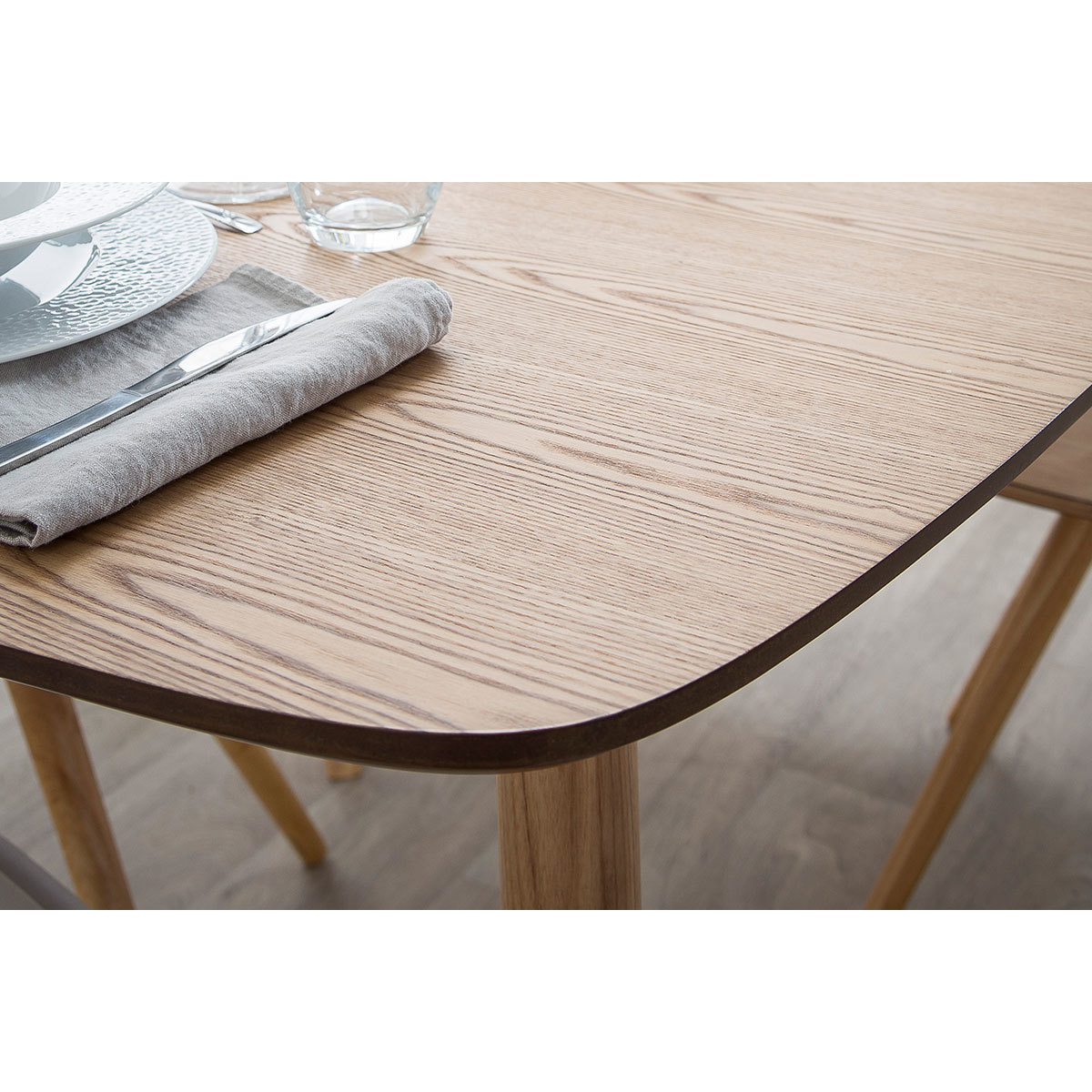 Table à manger extensible rectangulaire en bois clair L130-160 cm NORDECO