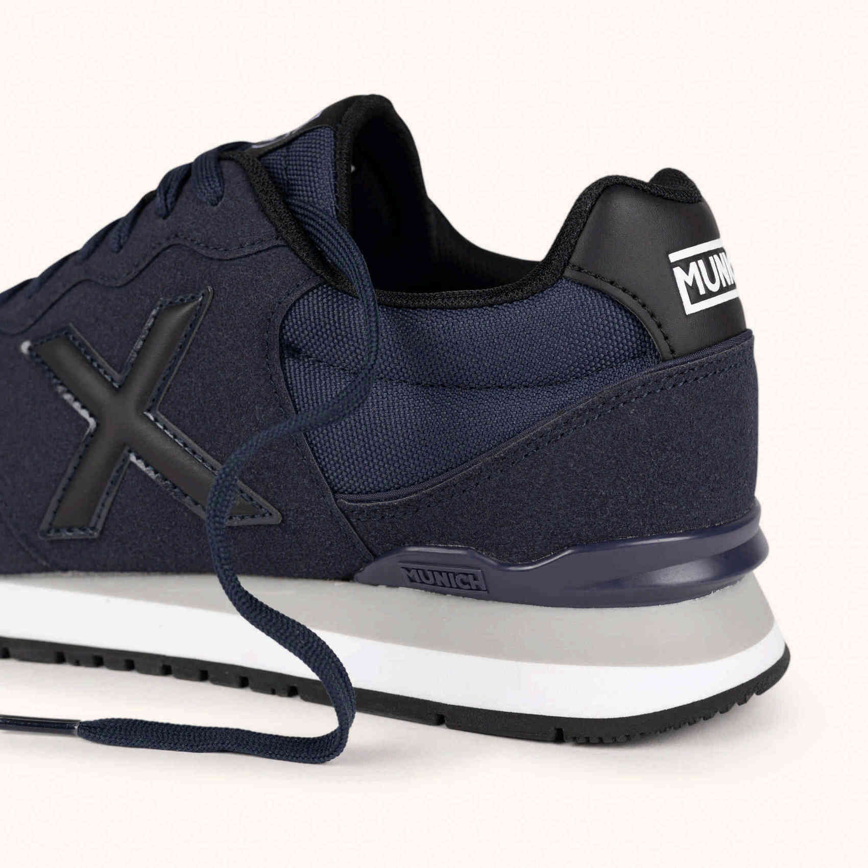 Zapatilla Deportiva Retro Running en Azul Marino MUNICH DASH 2,0 288