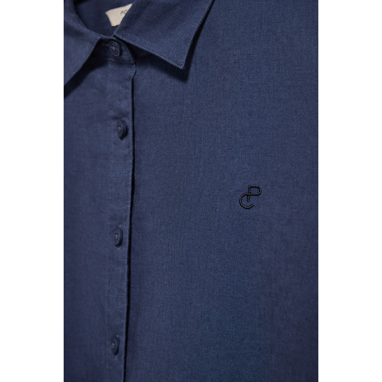 Camicia blu marino loose fit in lino e cotone con ricamo monogramma