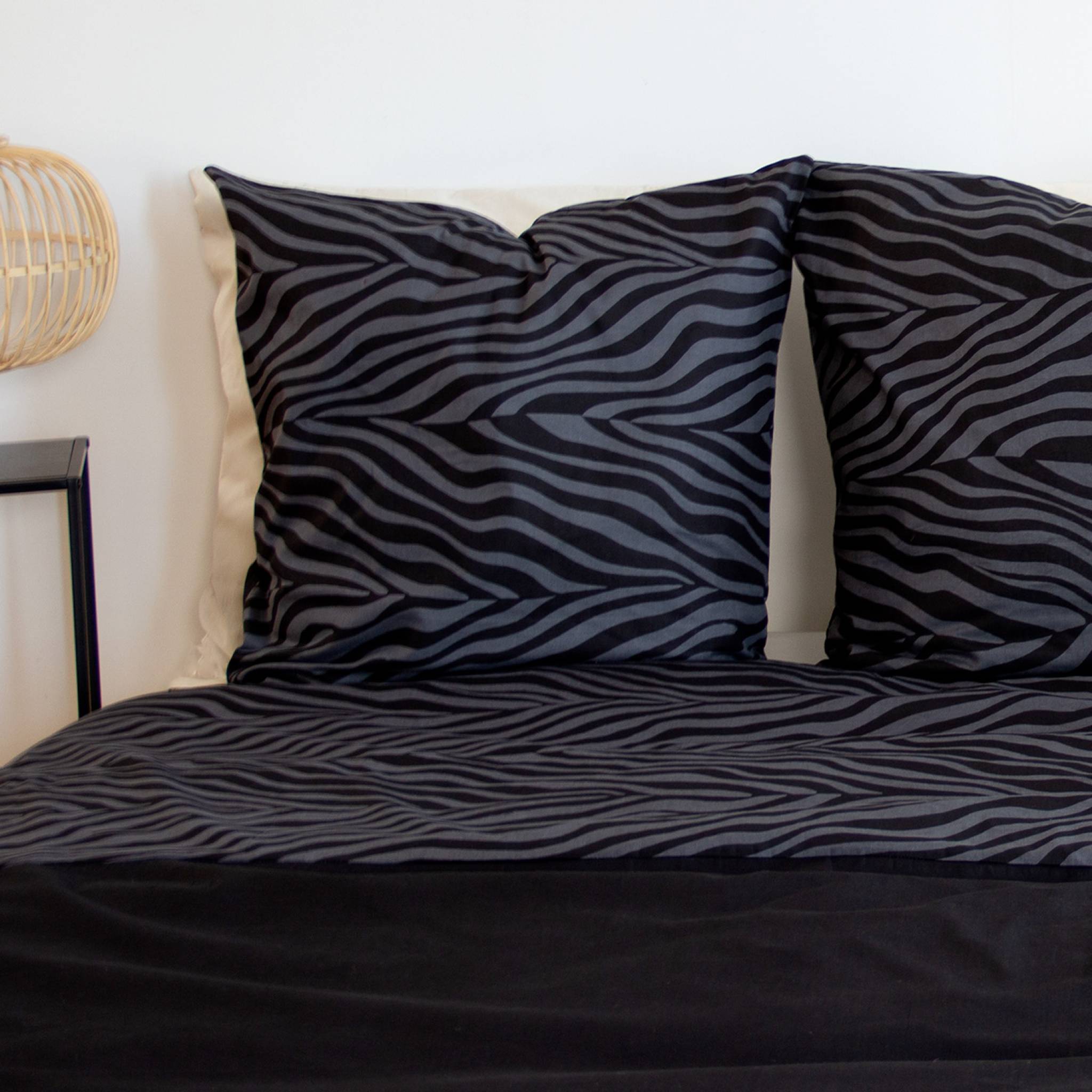 Parure de lit coton réversible imprimé zèbre 2 places noir ZEBRA