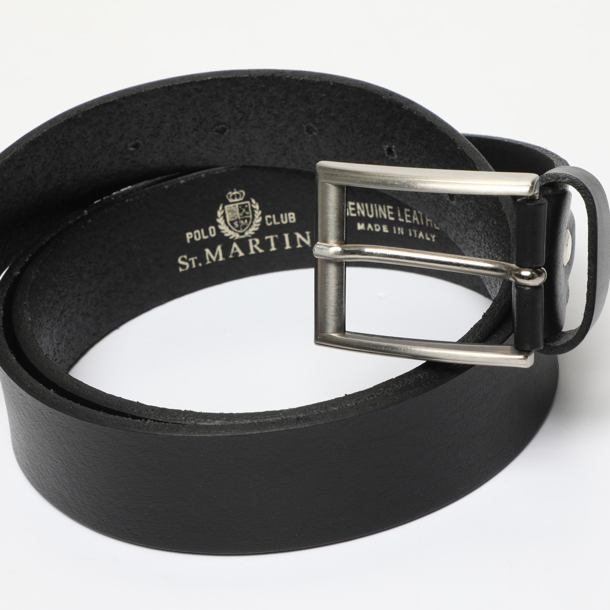 Cintura in pelle e fibbia in metallo