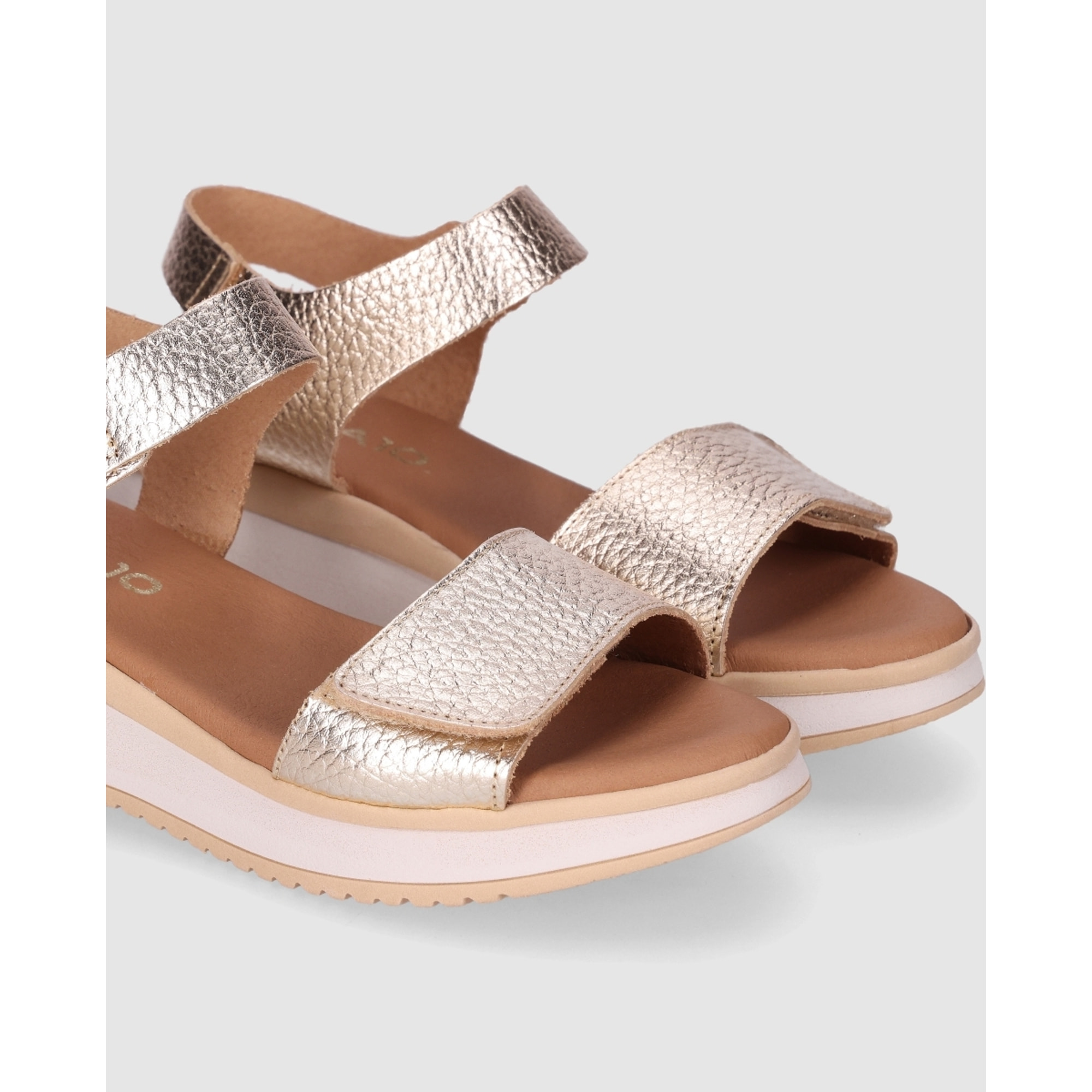 Sandalias de Piel - Platino - Tacón: Bajo