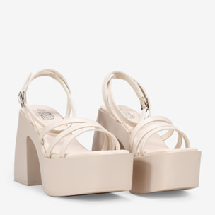 Sandalias de tacón ancho beige con plataforma