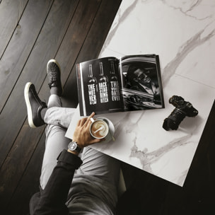 Tavolino CAMOGLI in legno, finitura bianco statuario e base in metallo nero trasformabile, 120x80 cm - 220x80 cm