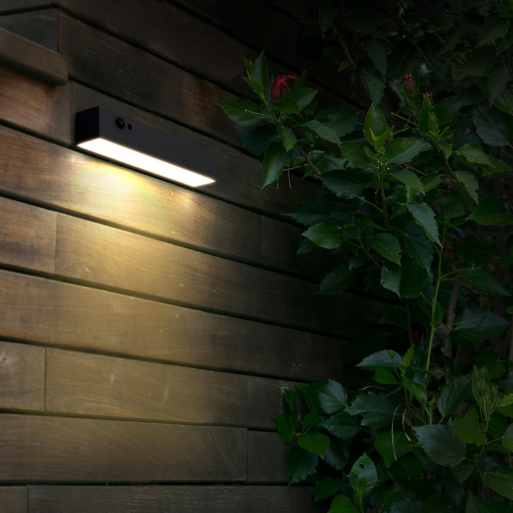 EZIlight® Solar Wall S24