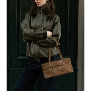 Bolso de hombro marrón con cinturón