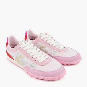 Sportivo in rete e tessuti diversi