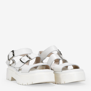 Sandalias beige en piel con plataforma