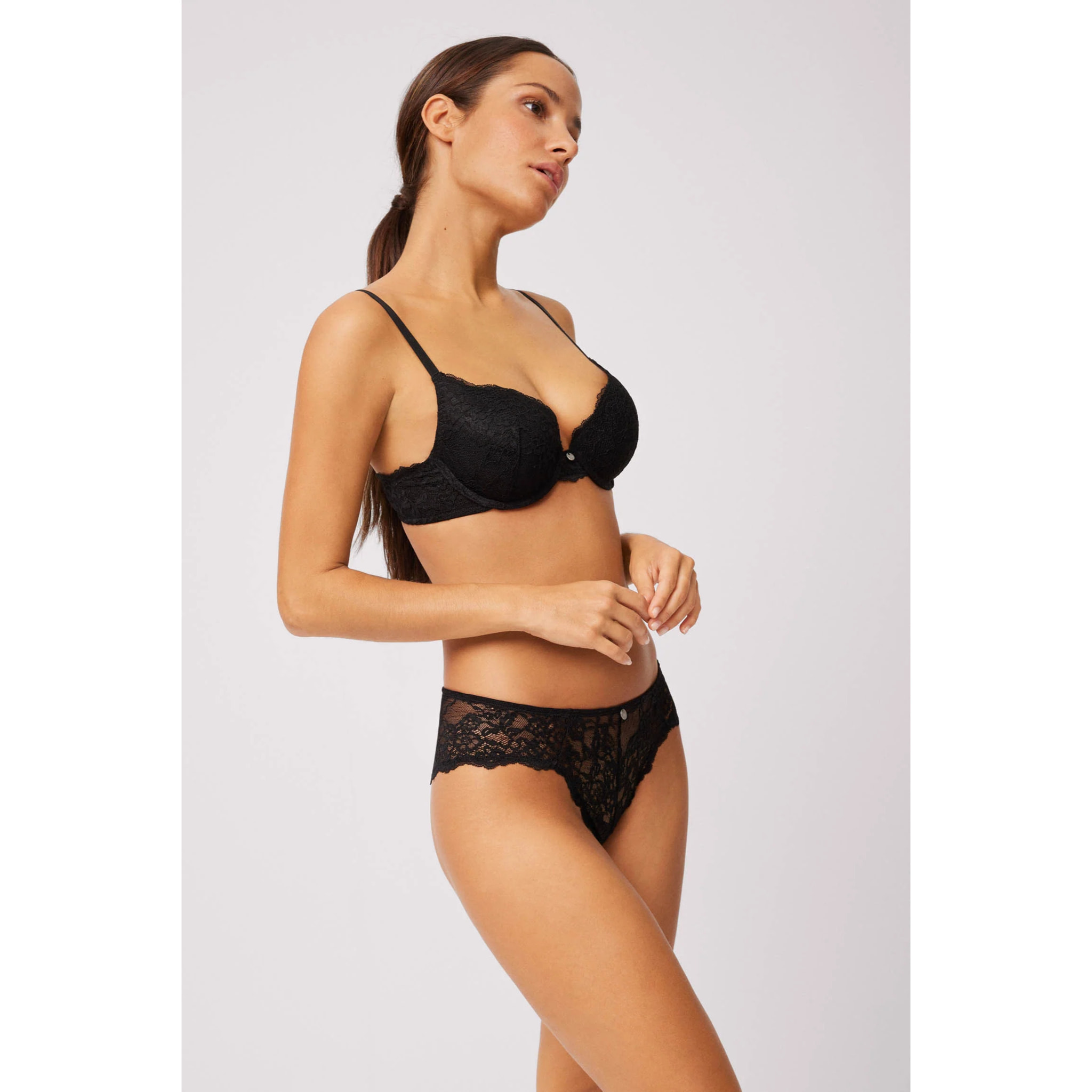 Slip brasiliane in pizzo nero