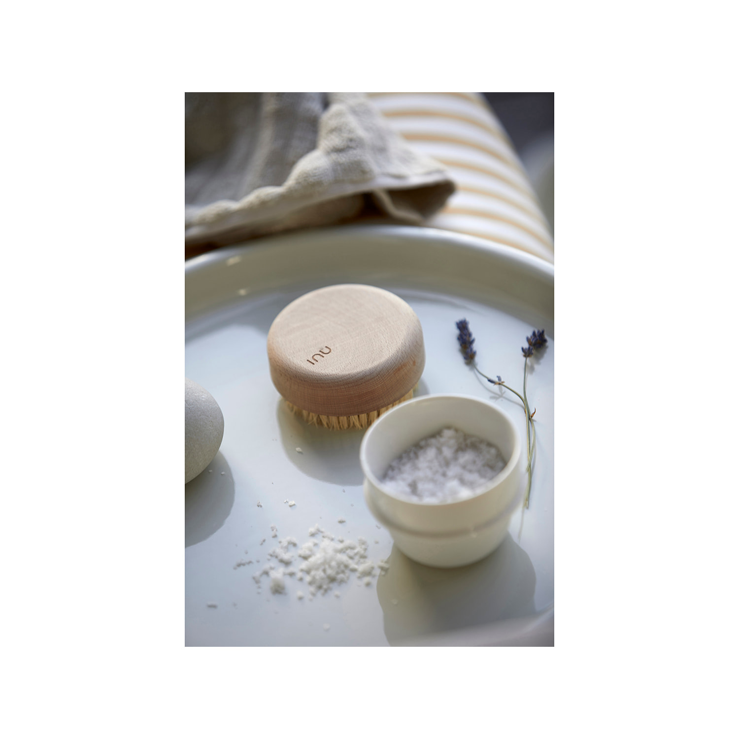 Brosse de douche Inu