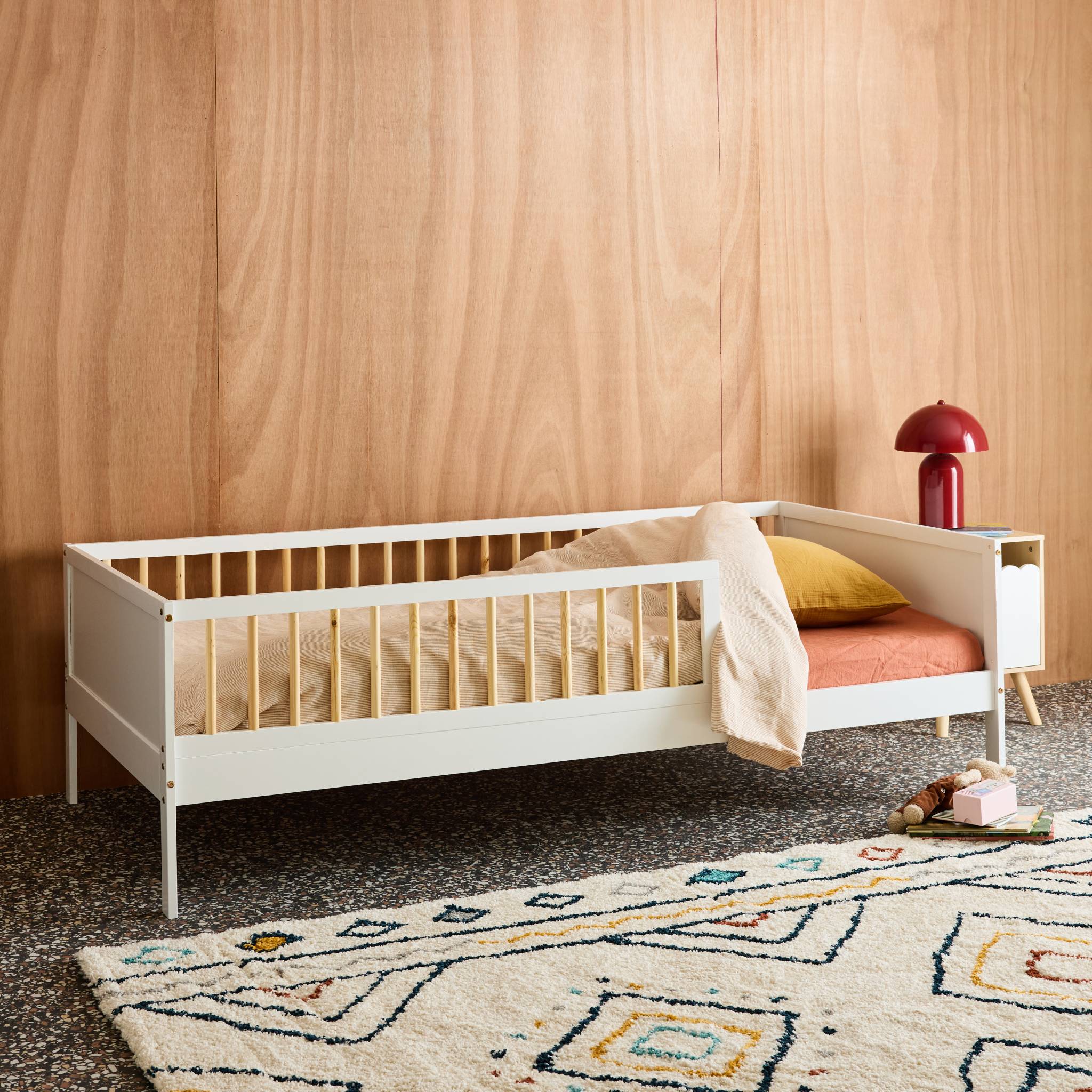 Lit enfant 90 x 190 cm pin naturel sommier à lattes inclus ELIO