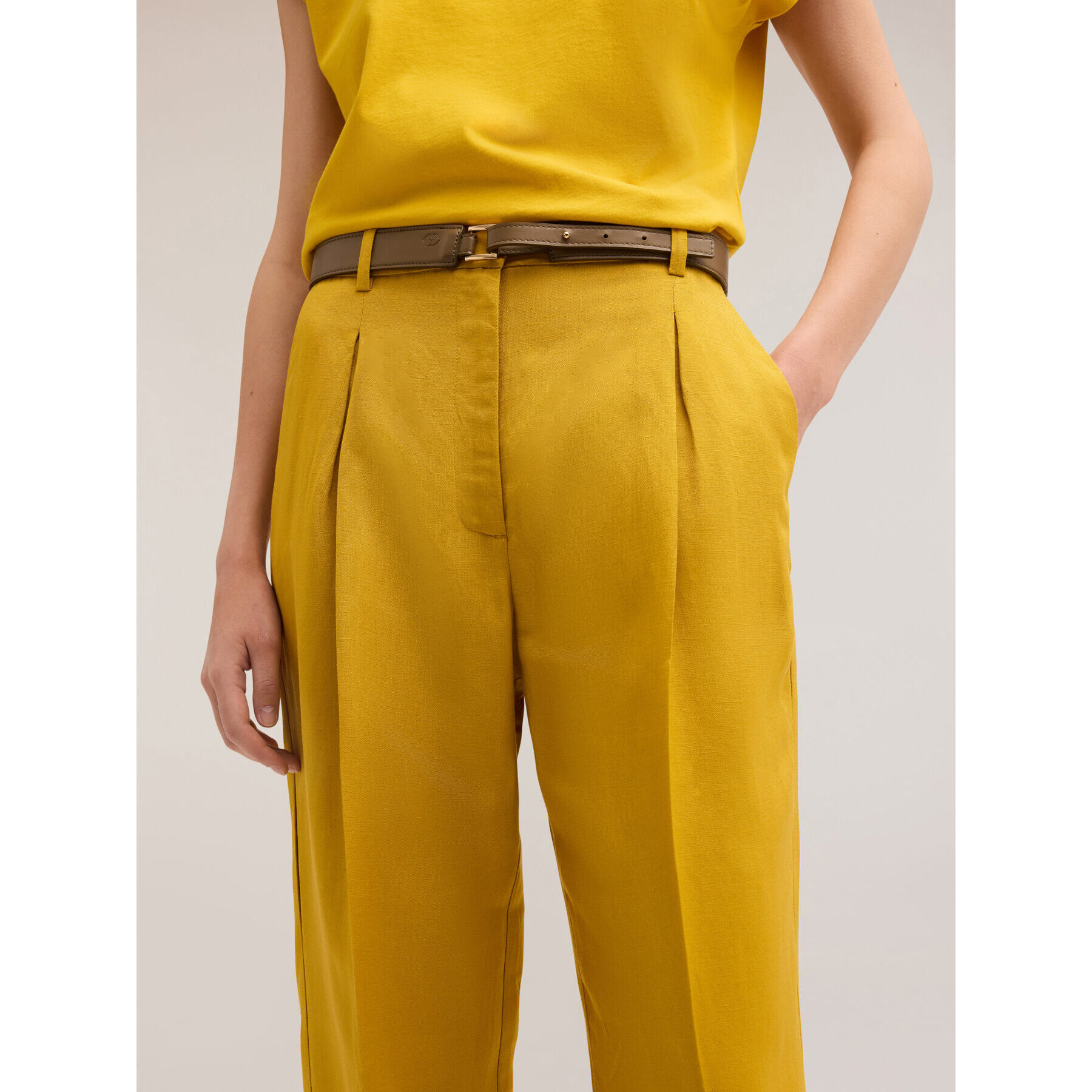 Motivi - Pantalones modelo palazzo con pinzas de lino y viscosa - Amarillo