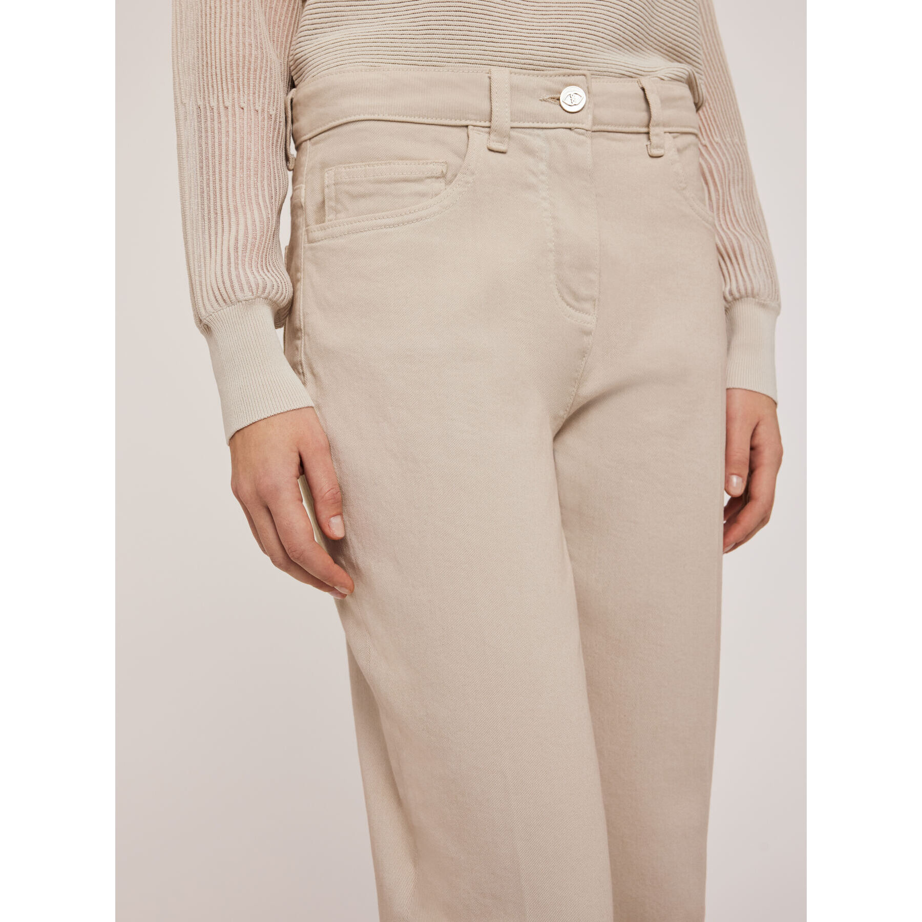 Motivi - Pantalones modelo Carrot de drill Rianne - Beige