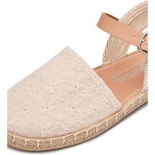 Alpargatas de Niña con Diseño de Flores en Beige