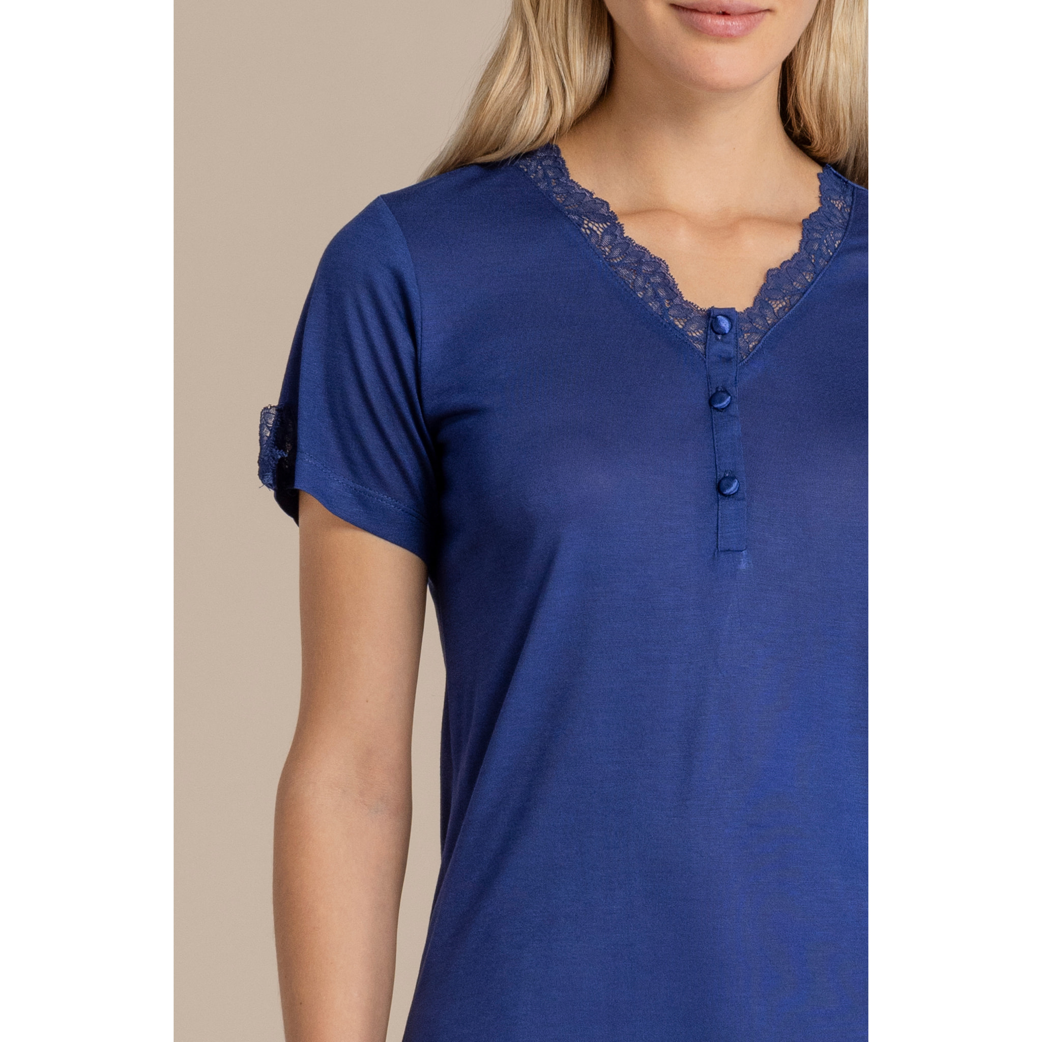 Camicia da notte donna in modal con scollo a V manica corta articolo timeless Noidinotte