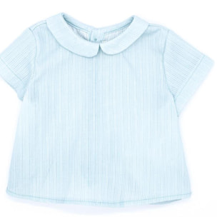 Camisa celeste de manga corta, con cuello bebe.