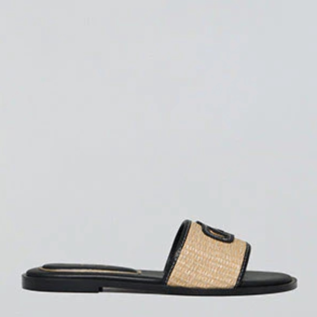 Sandalia negra Greta de rafia con logo PC