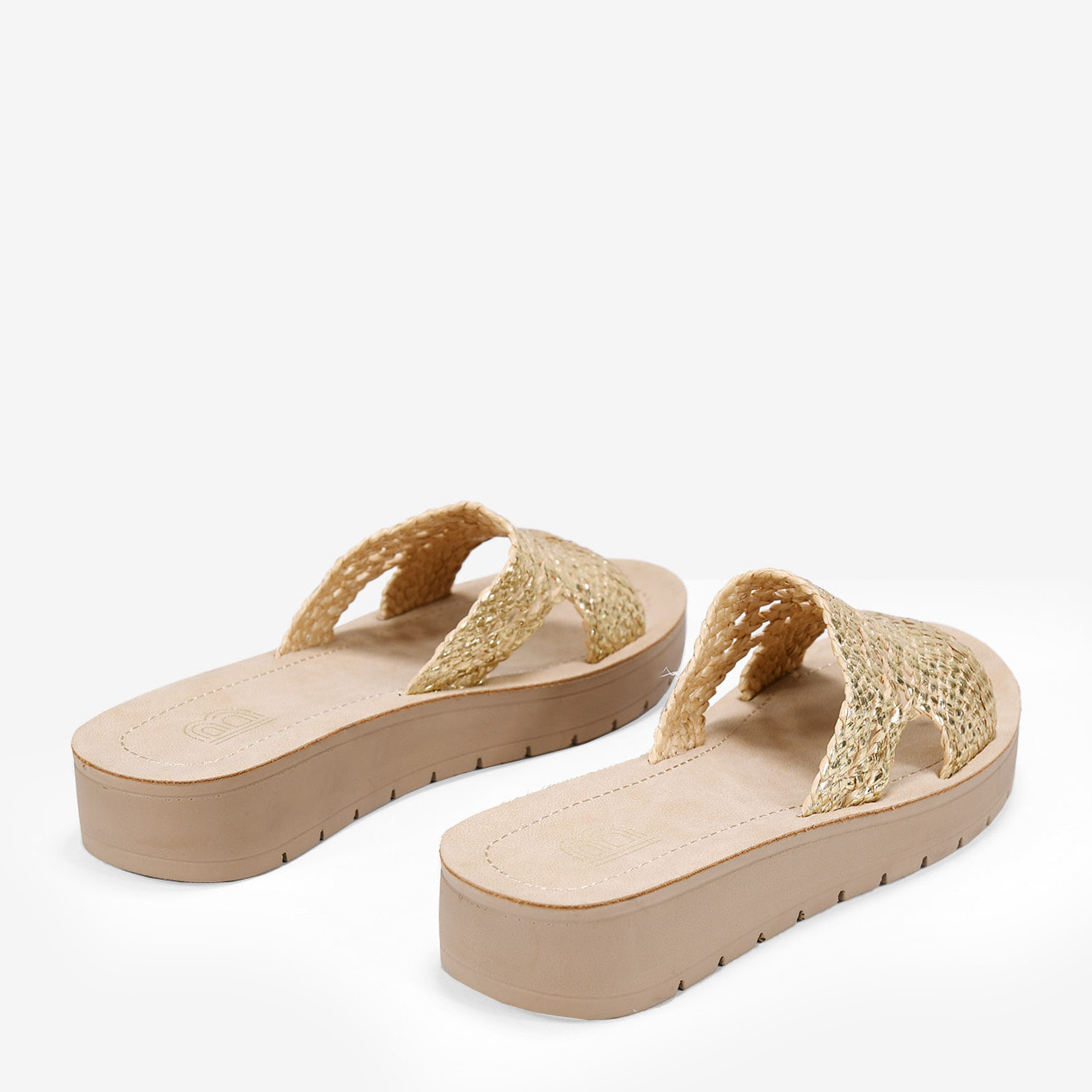 Sandalias con cuña doradas