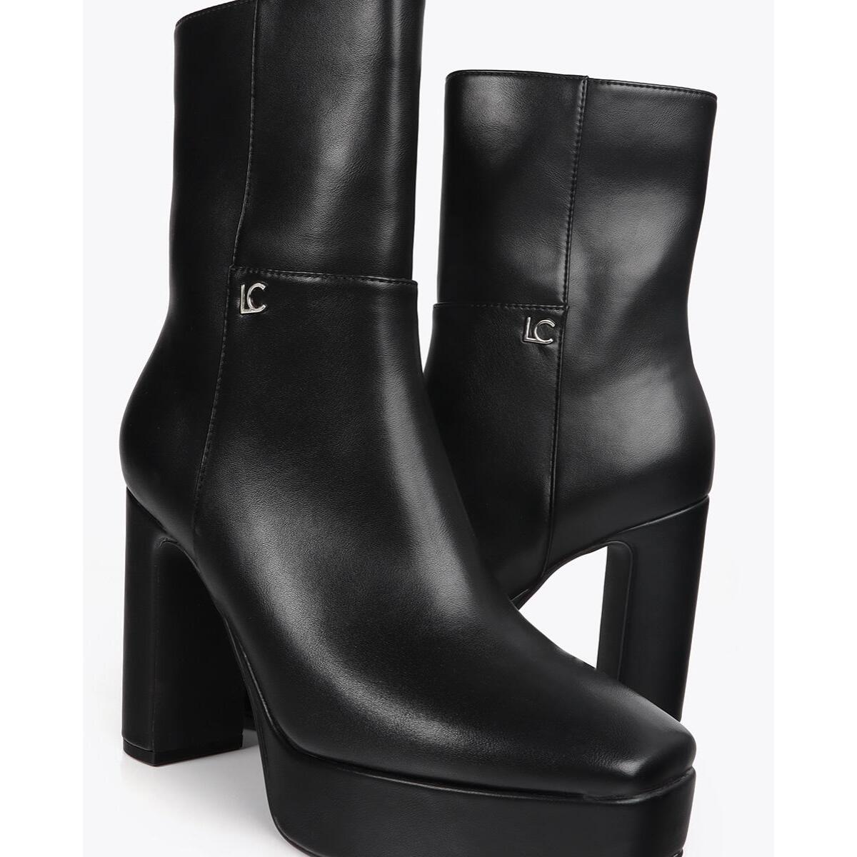 Stivaletto con zeppa effetto suede