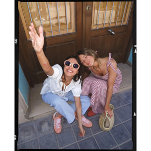 Blusa de mujer con lazos en escote