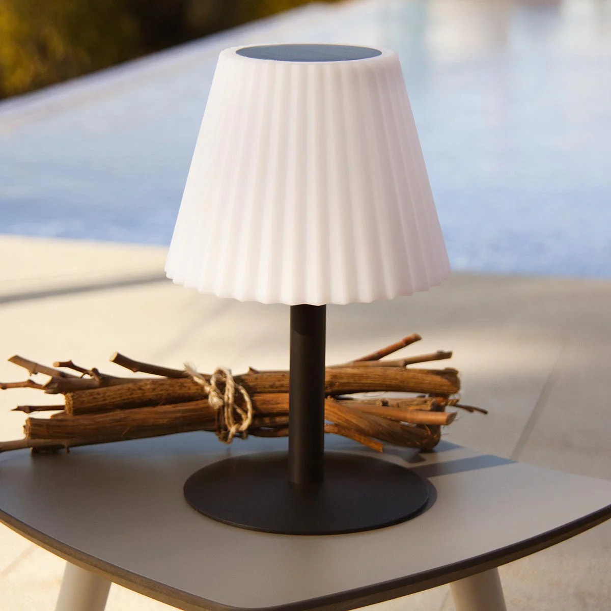 Lampe de table solaire LADY SPIKE H62CM