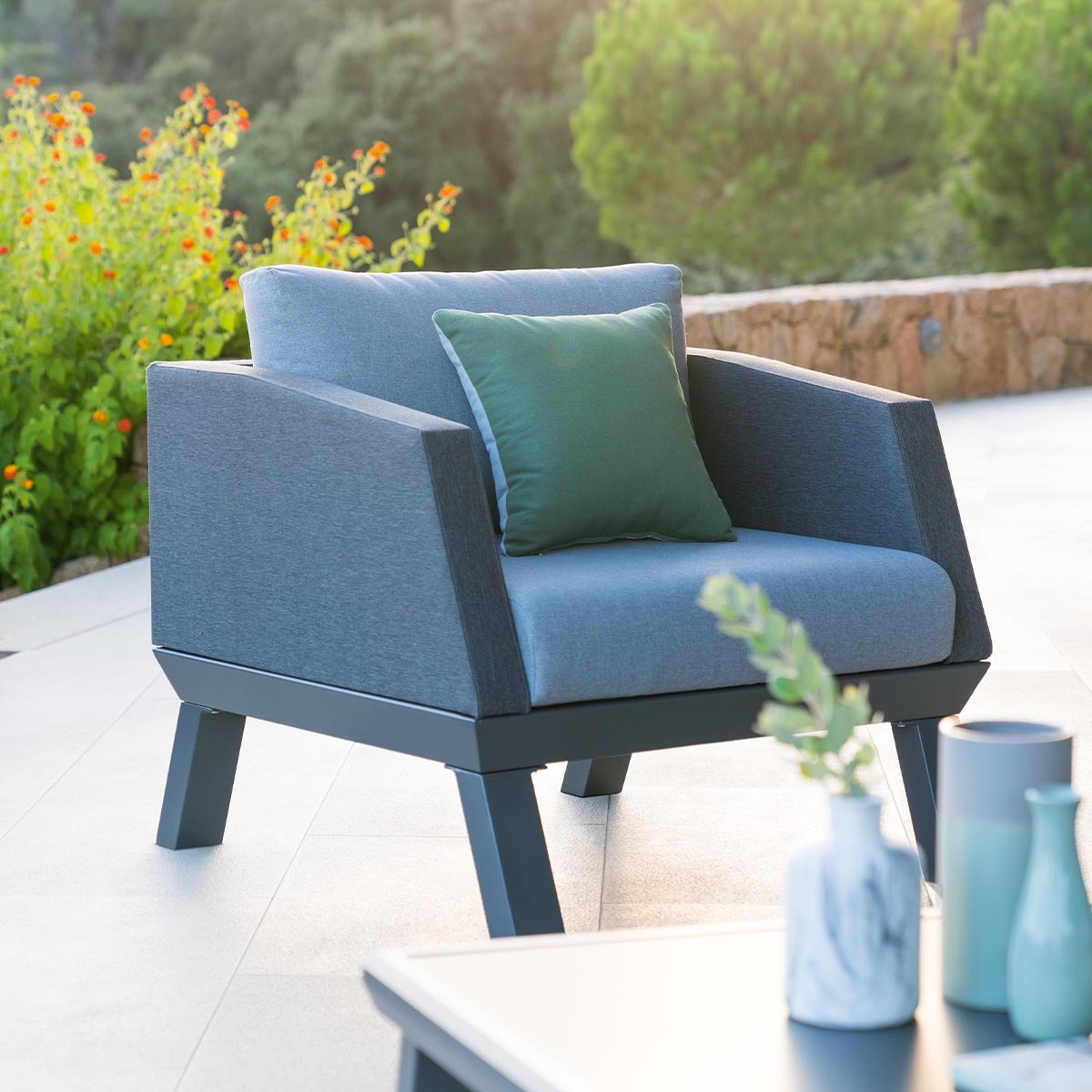 Fauteuil de salon de jardin "Axiome" graphite en aluminium traité époxy