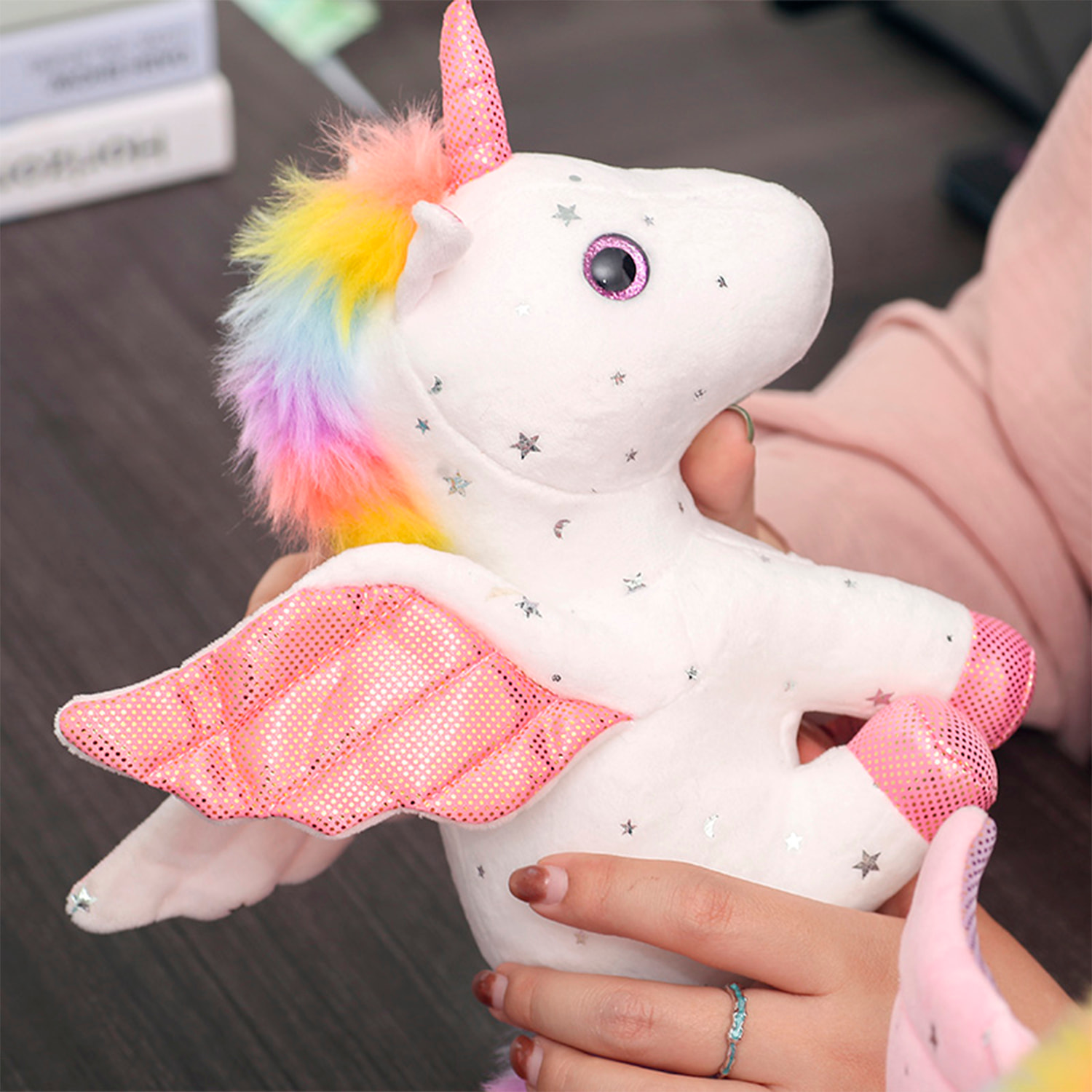 Peluche extra soffice e morbido. Design unicorno arcobaleno. 27 cm.