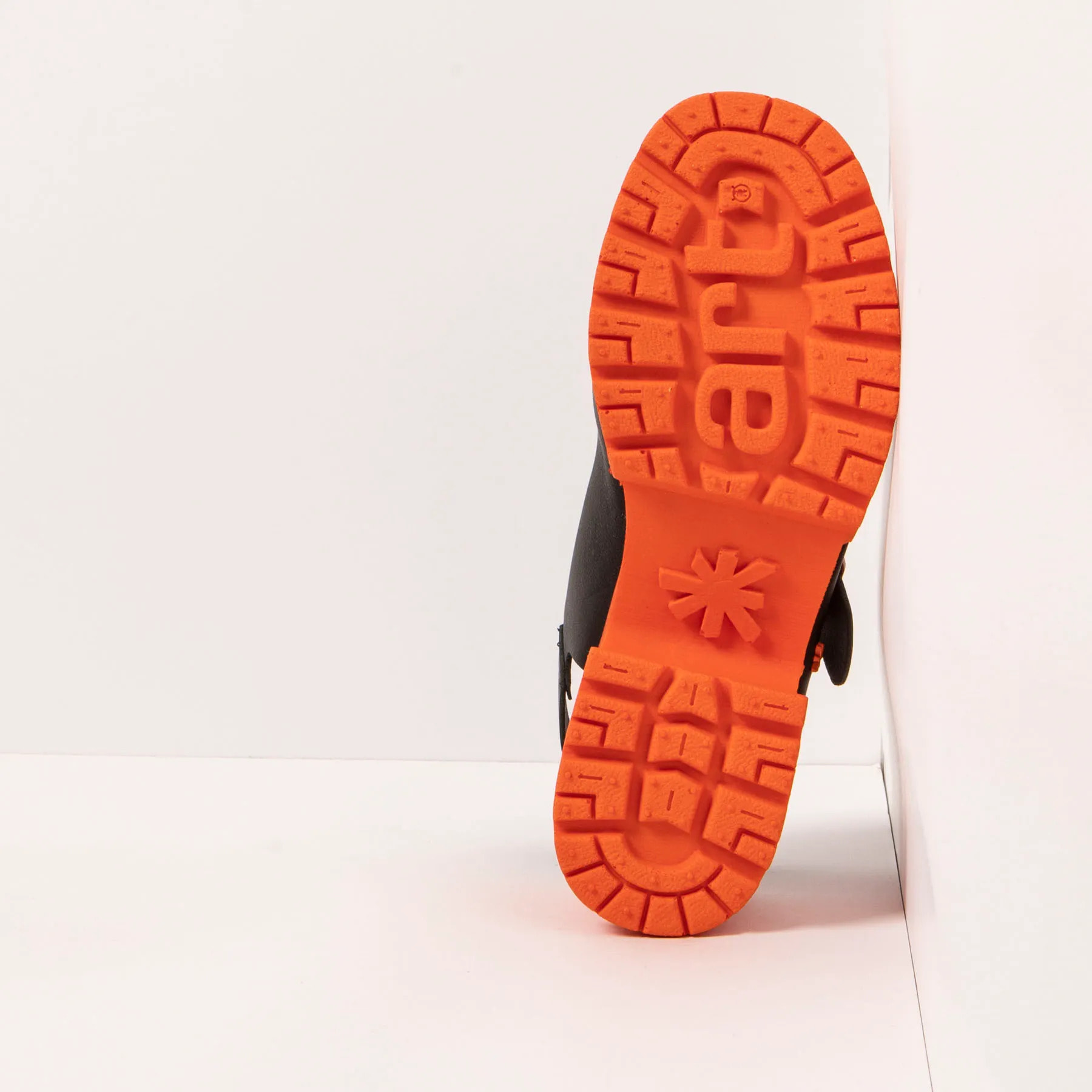 Sandalias con tacón 1821 NAPPA BLACK-ORANGE/ MANCHESTER color Black-orange