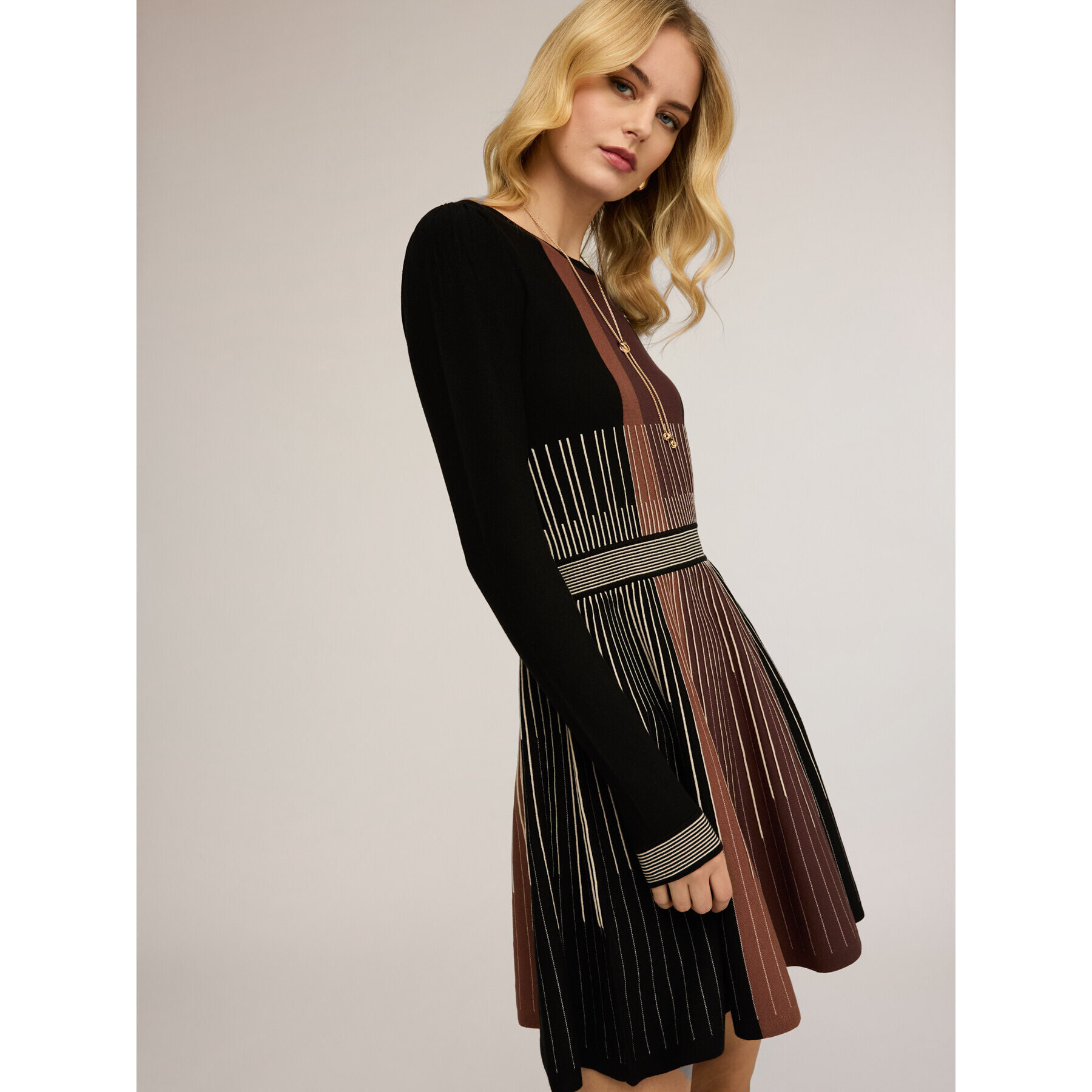 Motivi - Vestido flare de punto a rayas - Negro