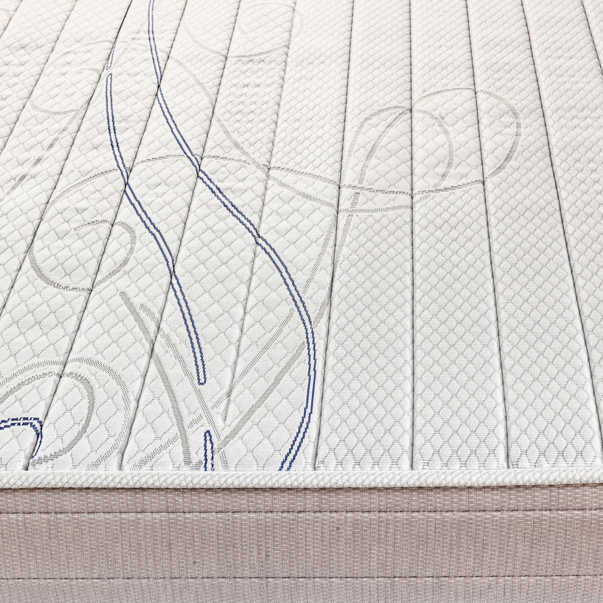 Colchón Viscoelástico 14cm Antiácaros Firmeza alta XFRESH · ROYAL SLEEP