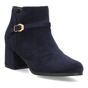 Botines elegantes con hebilla y tacon
