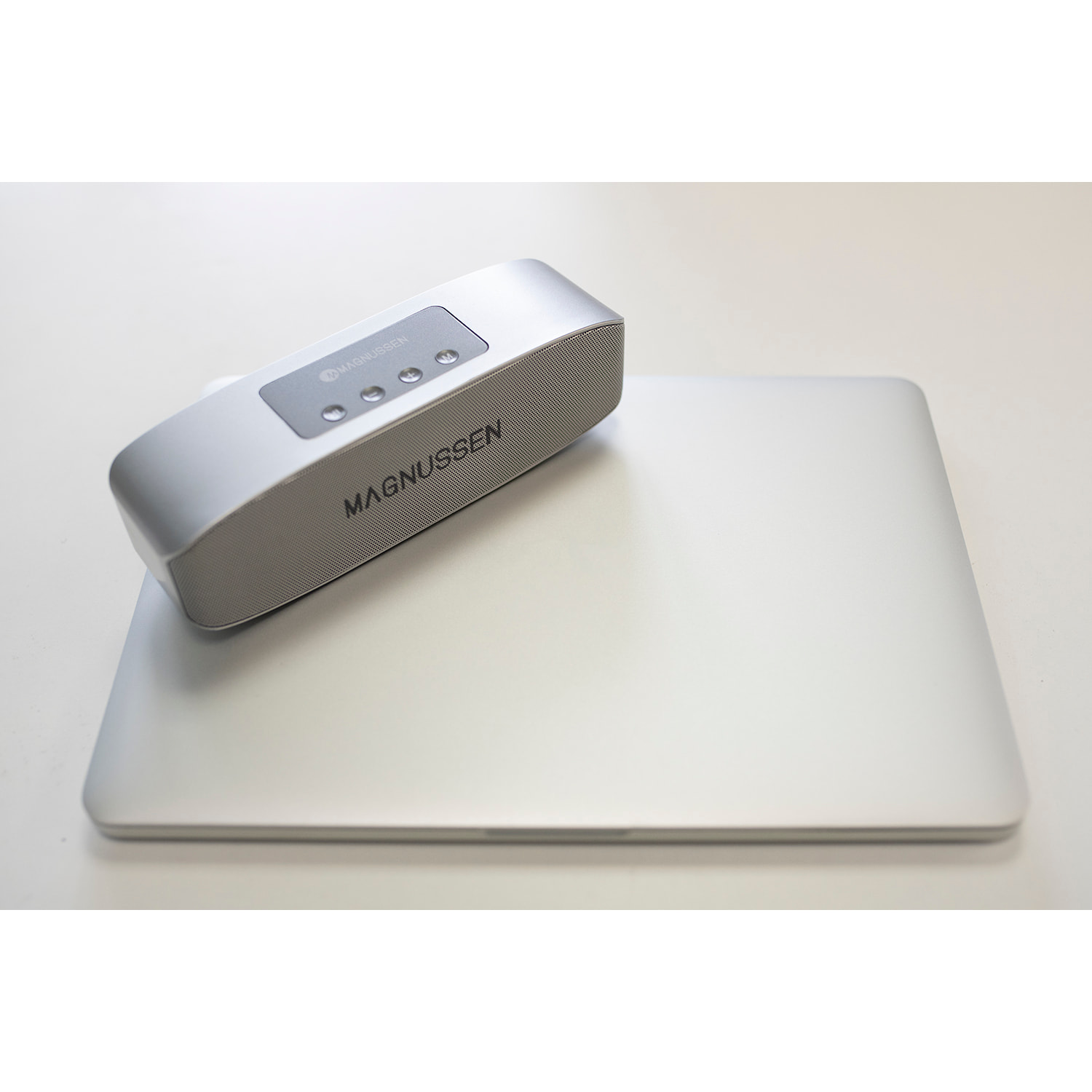 MAGNUSSEN S3 SPEAKER en color Plateado