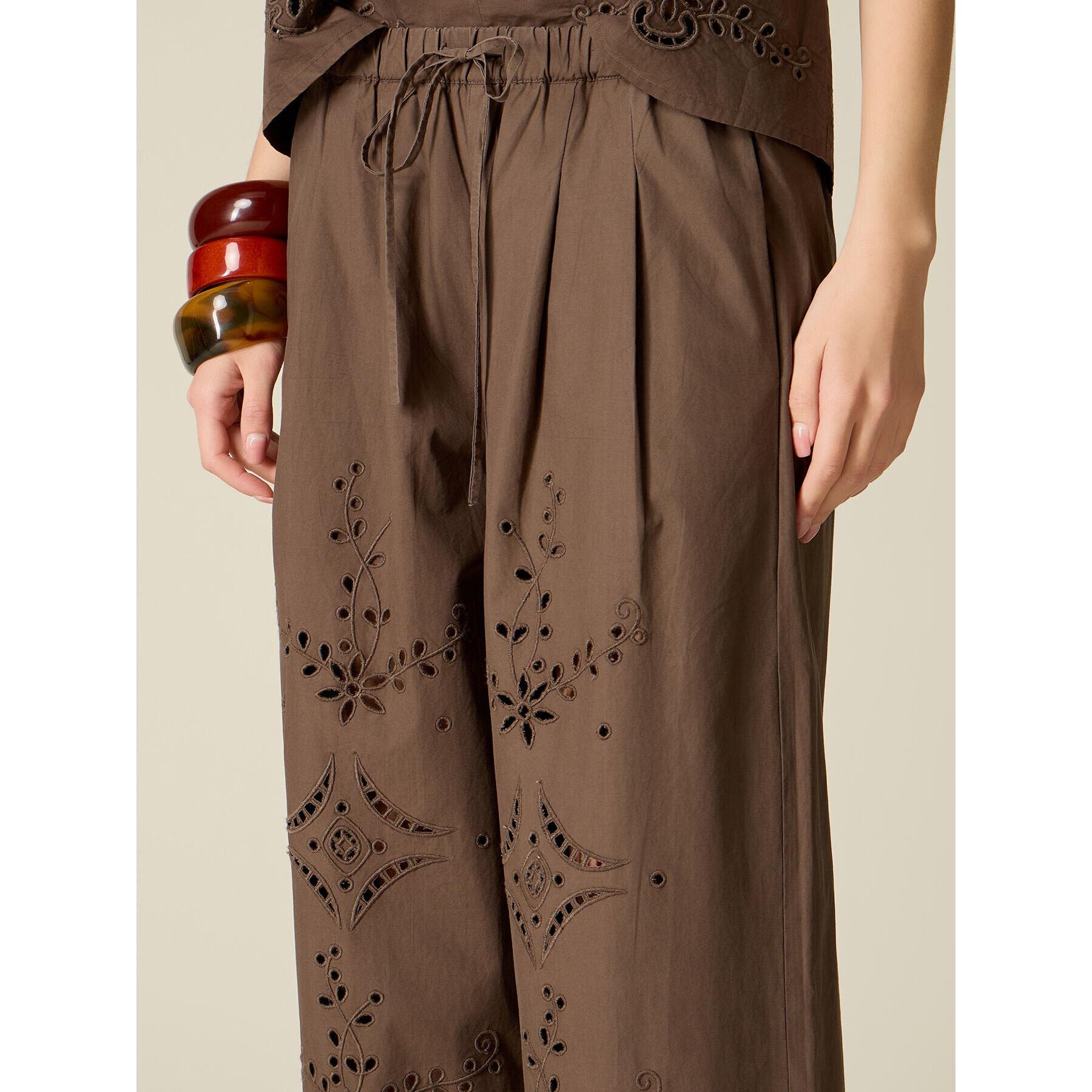 Oltre - Pantaloni cropped in cotone traforato - Marrone