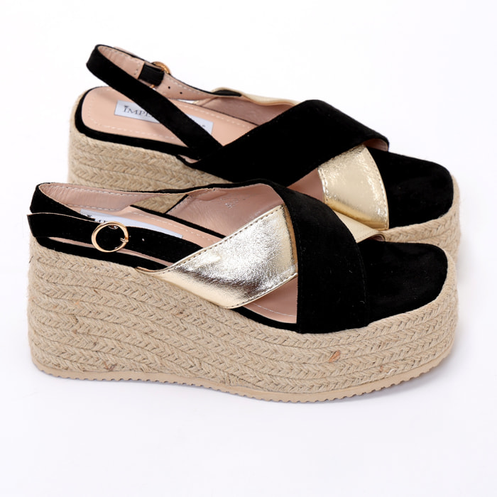 Sandali in simil pelle scamosciata con zeppa in rafia