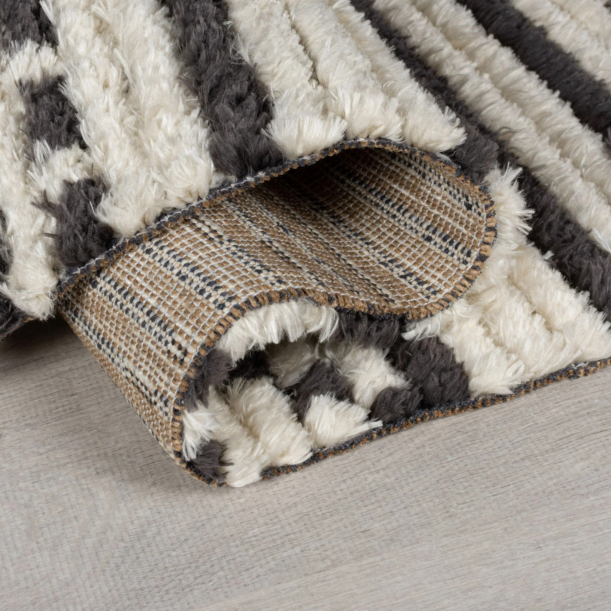 Tapis style berbere SABRI Monochrome