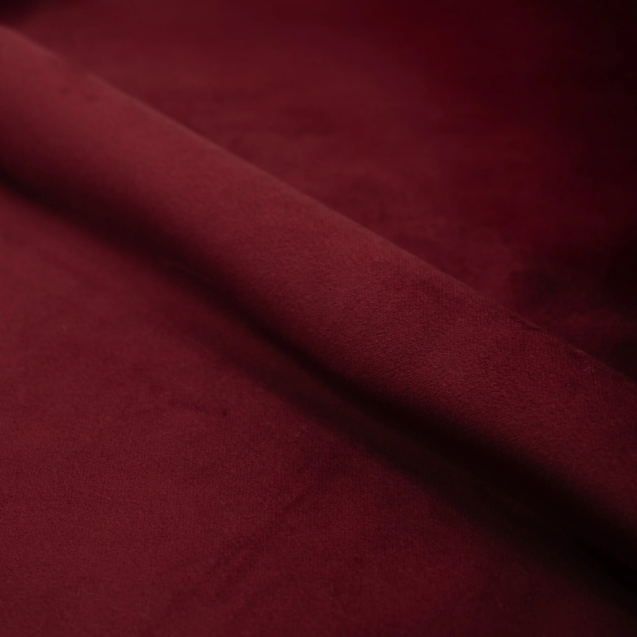 Fauteuil en velours bordeaux et pieds en métal doré - Gatsby