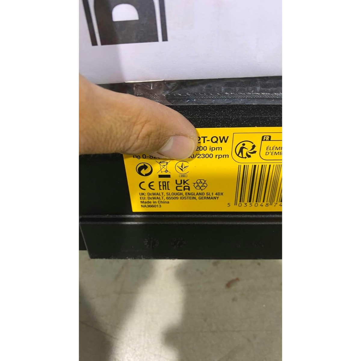 Perceuse visseuse sans fil livrée avec 2 batteries 3 Ah, 1 chargeur et un coffret TSTAK - DEWALT - DCD777L2T-QW