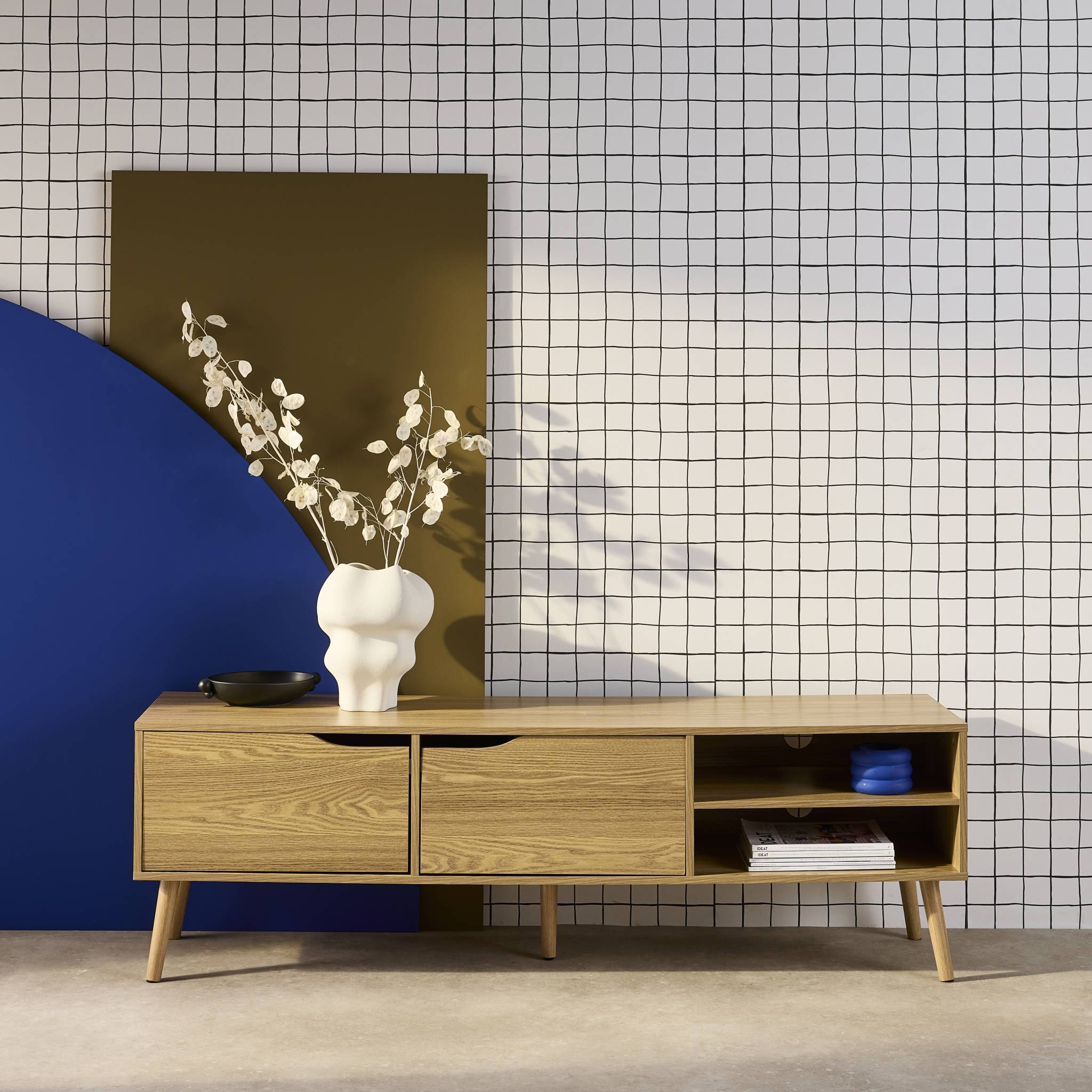 Meuble TV effet frêne. 2 portes. 1 étagère. 160cm