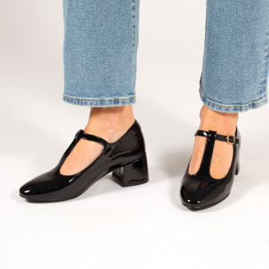 Dècolletè in simil pelle verniciata con tacco basso quadrato