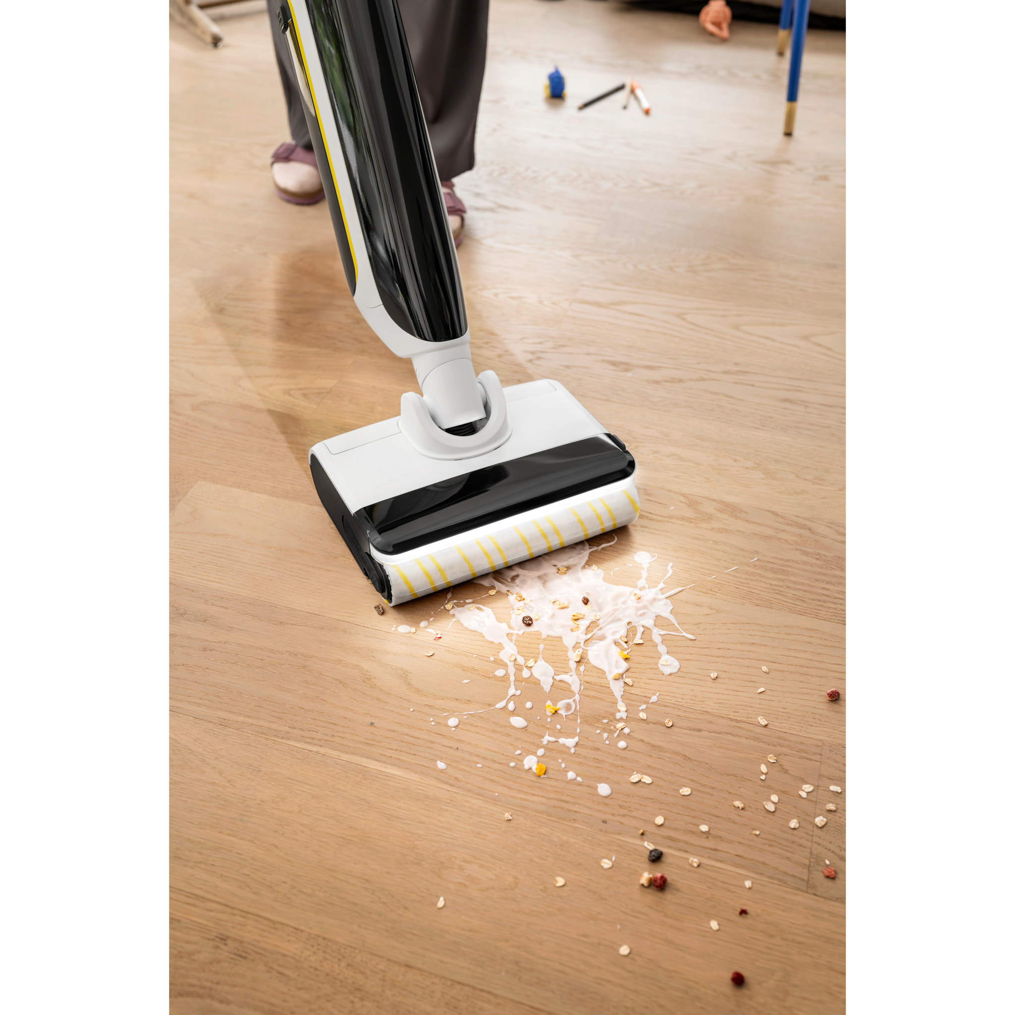 Aspirateur balai laveur sans fil Karcher FCV 5 Agile Care + passe sous les meuble - nettoie les bords