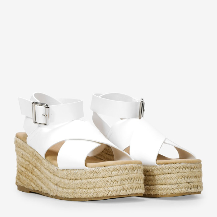 Sandalias blancas con plataforma esparto