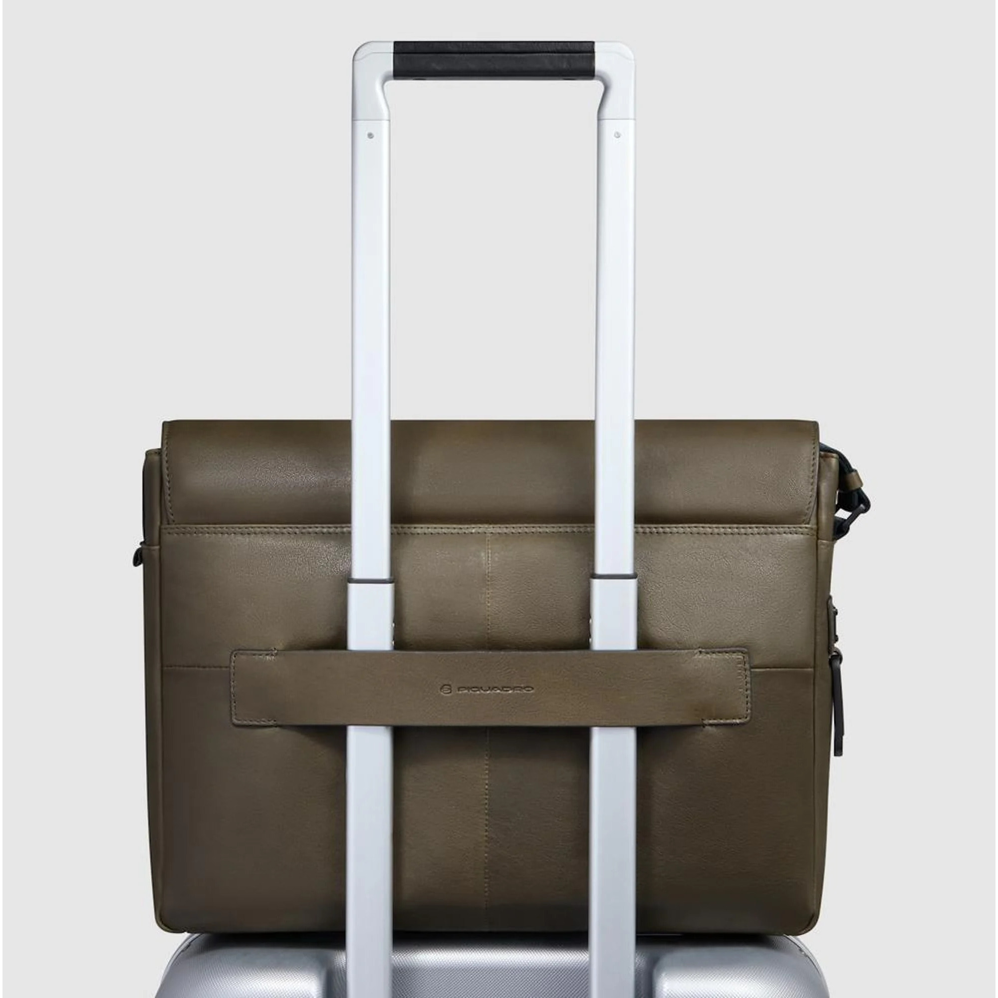 Piquadro Borsa messenger porta pc e iPad® con protezioni antiurto e RFID