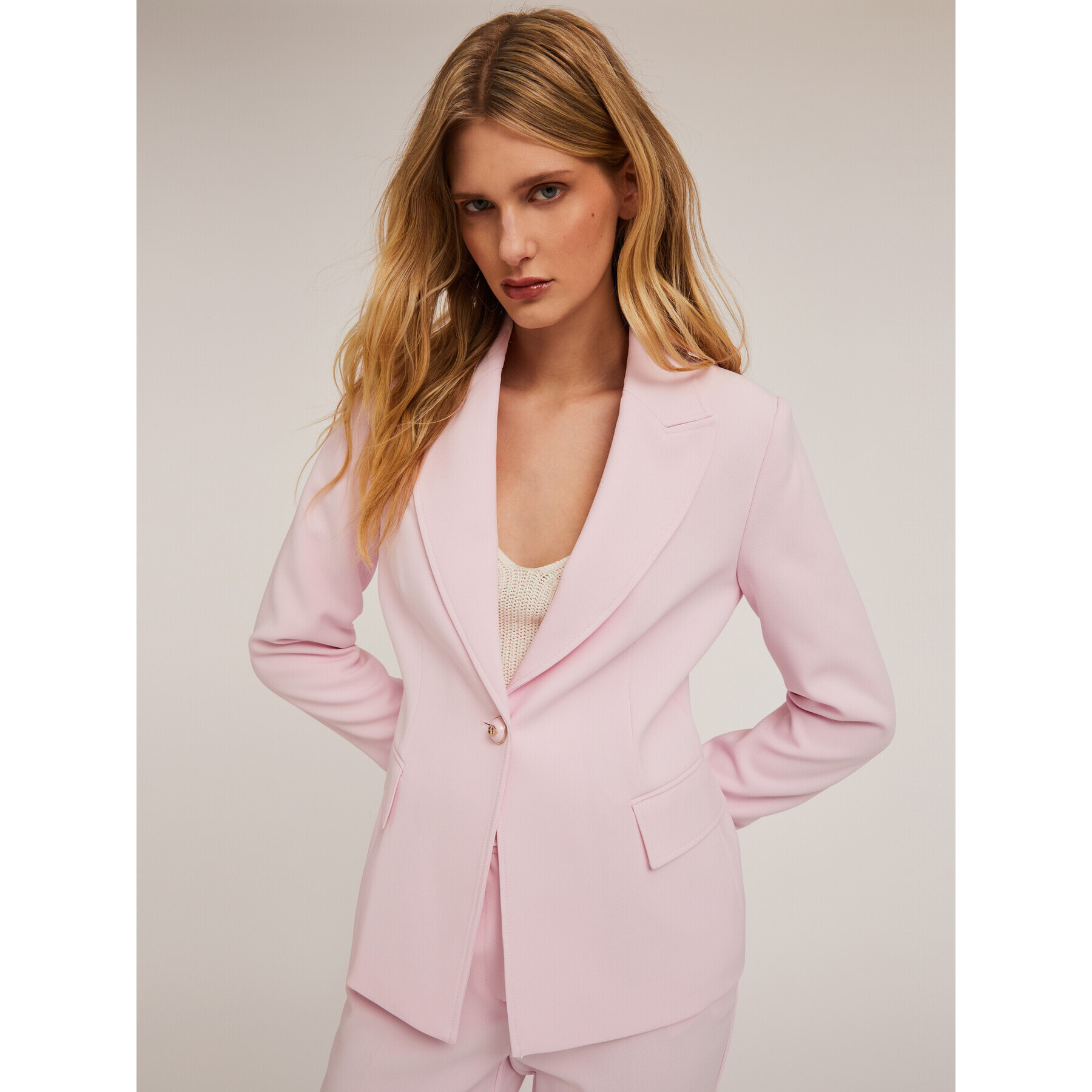 Motivi - Chaqueta de traje de botonadura sencilla en tejido crepé - Rosa