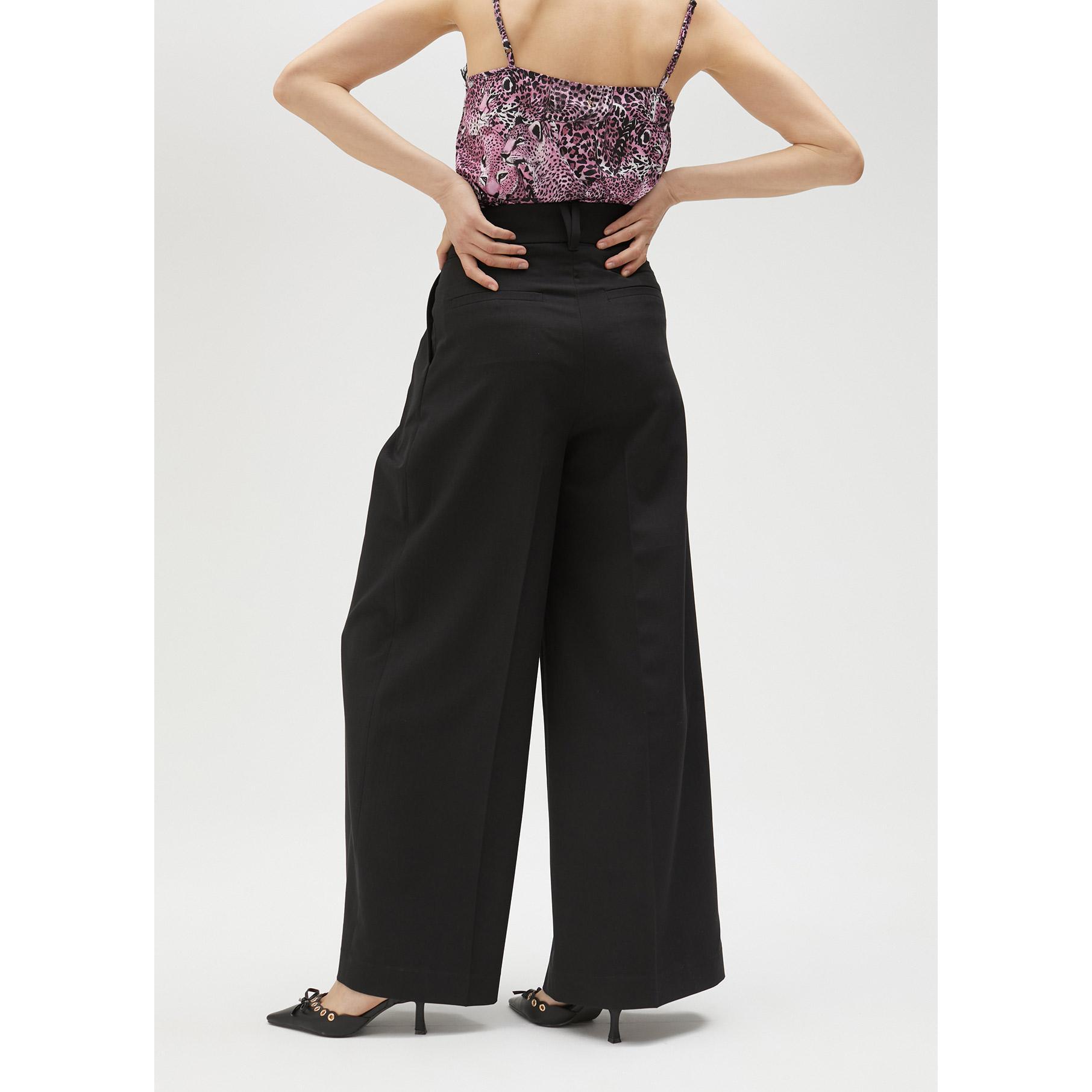 Pantaloni a palazzo con pinces