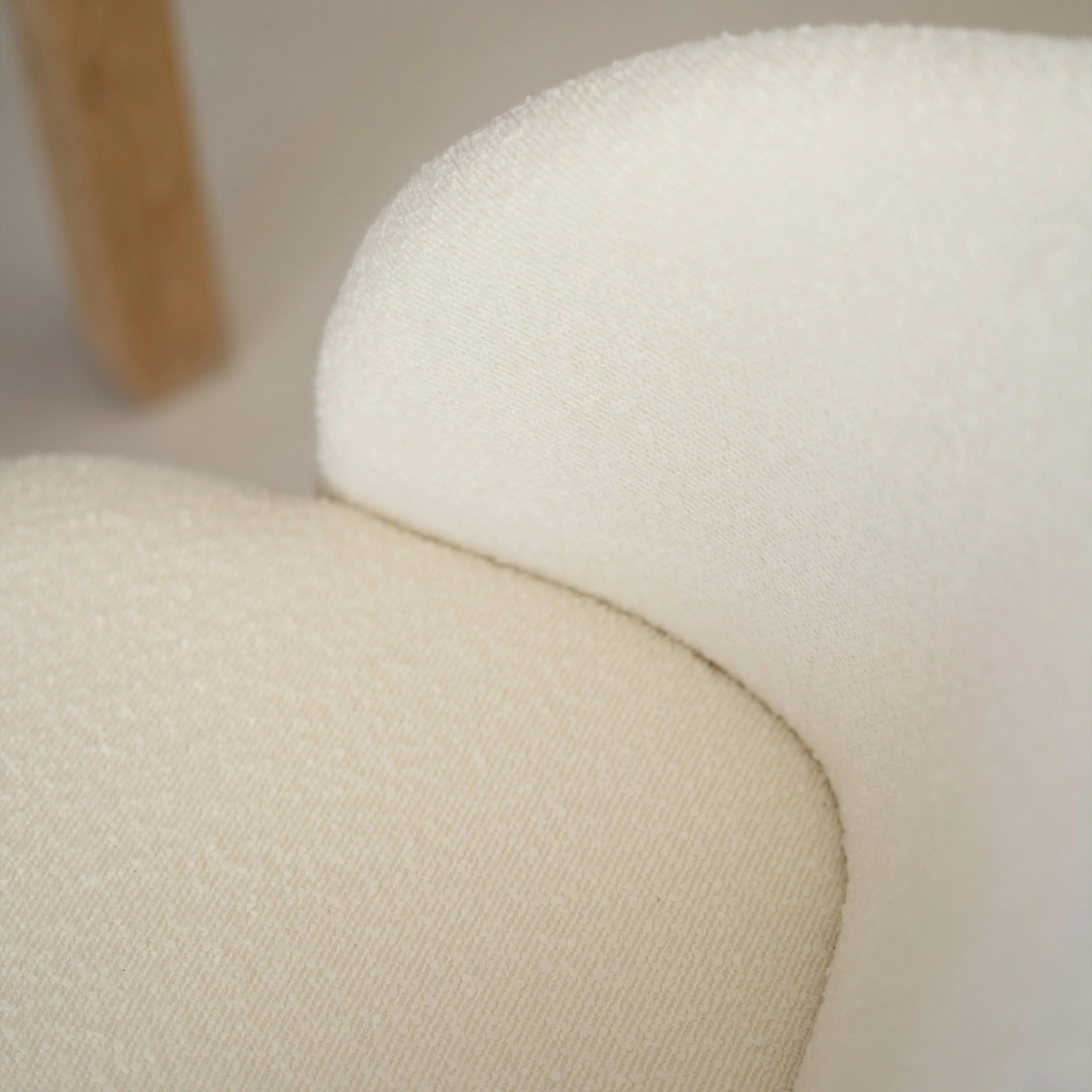 Lot de 2 chaises en tissu bouclé beige - Swan