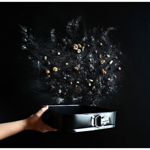 Moule à charnière carré en acier carbone 26cm AMANDINE