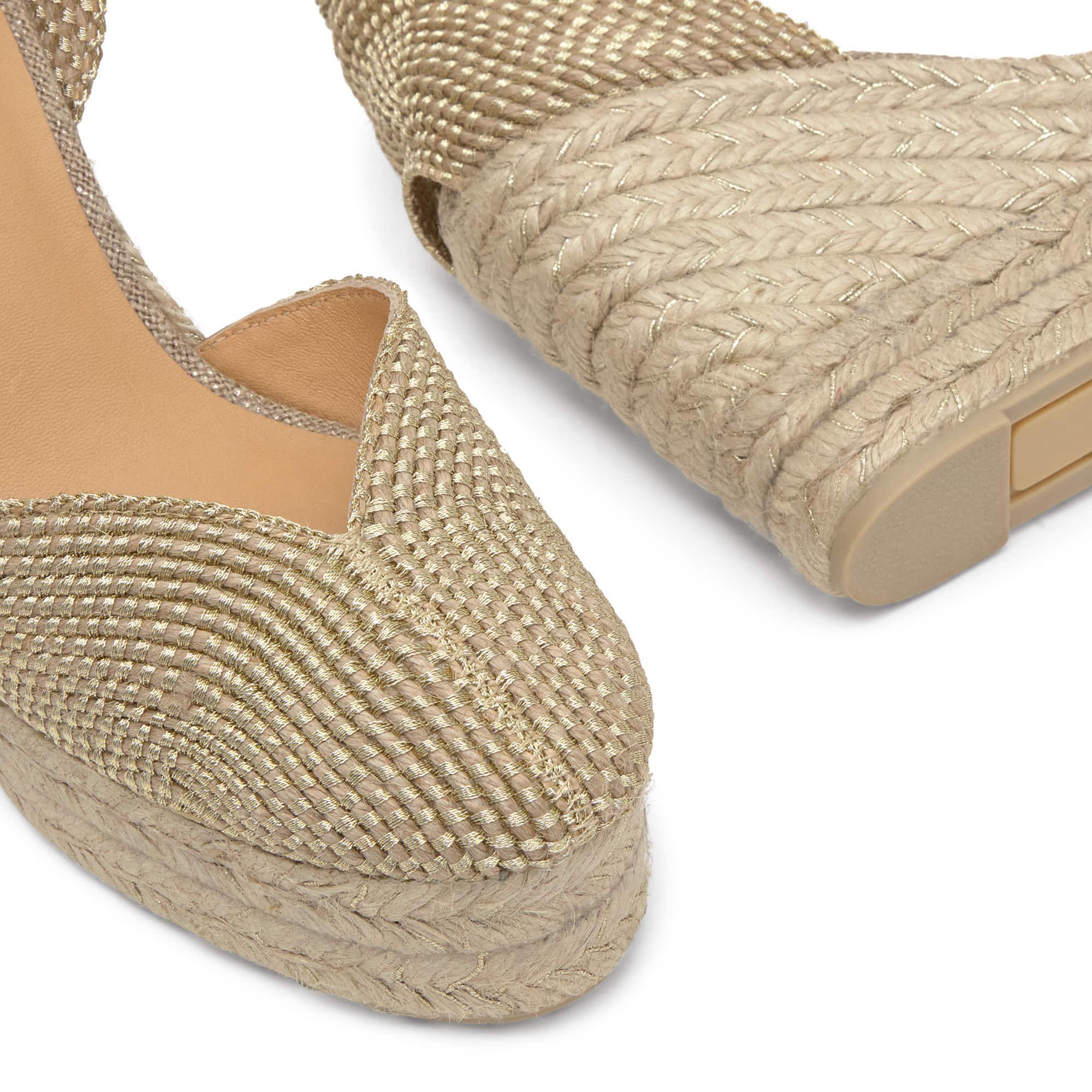 Alpargata de cuña Cora en con de lazada, plantilla acolchada y escote en V