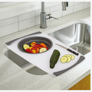 Planche à découper avec passoir retractable