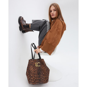 Stivaletto Stampa Animalier con Suola Track e Dettagli Metallici